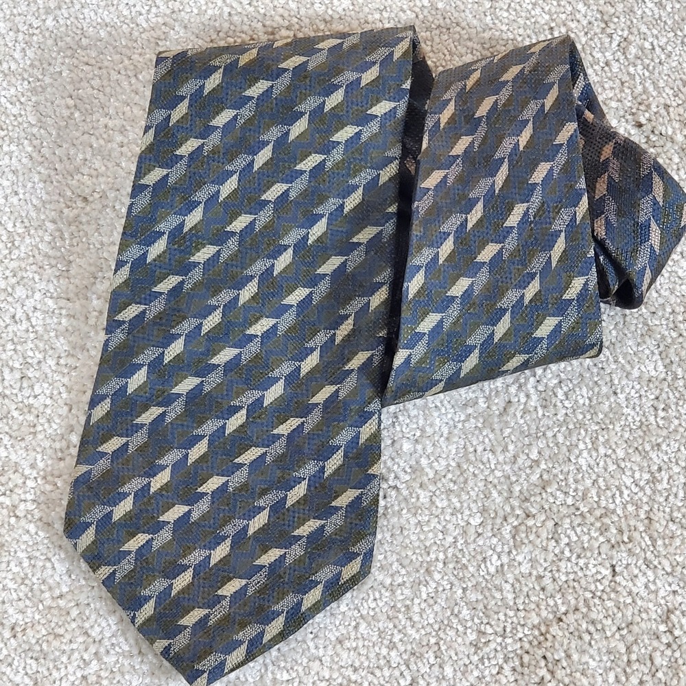 Kasper‎ Men's Green Neck Tie 100% Silk Abstract USA 58"